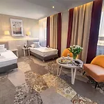 Victoria Hotel 3*