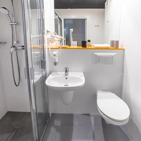Victoria Hotell 3*