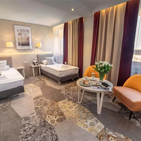 Victoria Hotel 3*