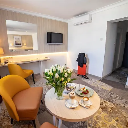 Victoria Hotell 3*